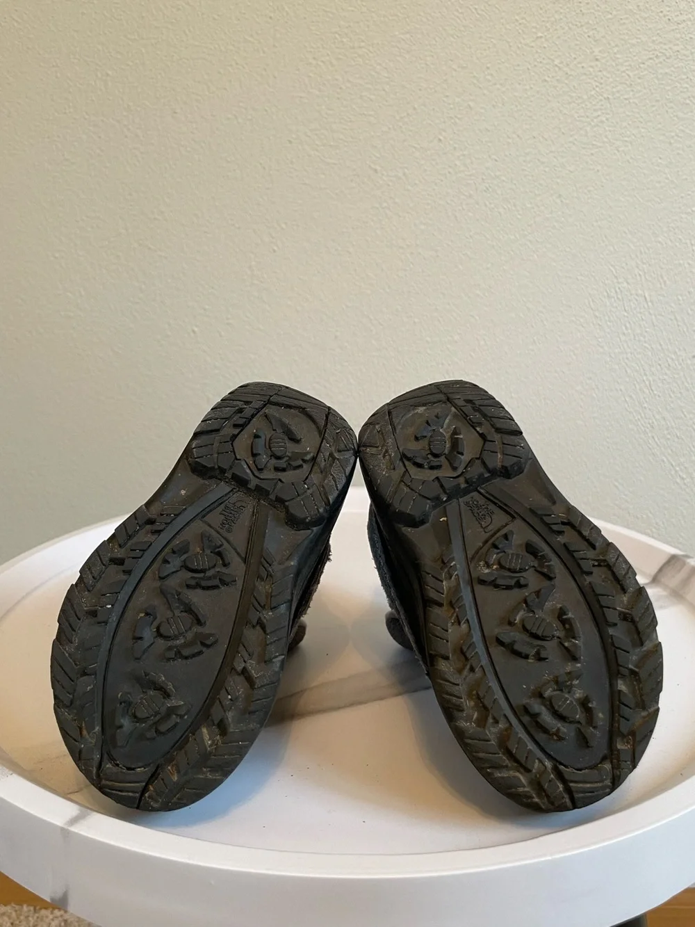 The North Face Toddler Alpenglow Il boots gray Insulated Waterproof Snow Boots 6